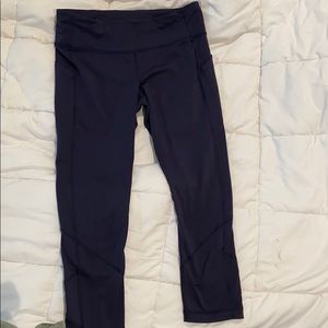 Lulu lemon navy blue pace rival crop